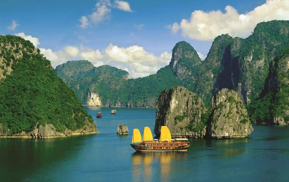 Blog du lịch, tour, du lịch Hạ Long trải nghiệm xa hoa giữa vịnh đá và hành trình khám phá huyền sử