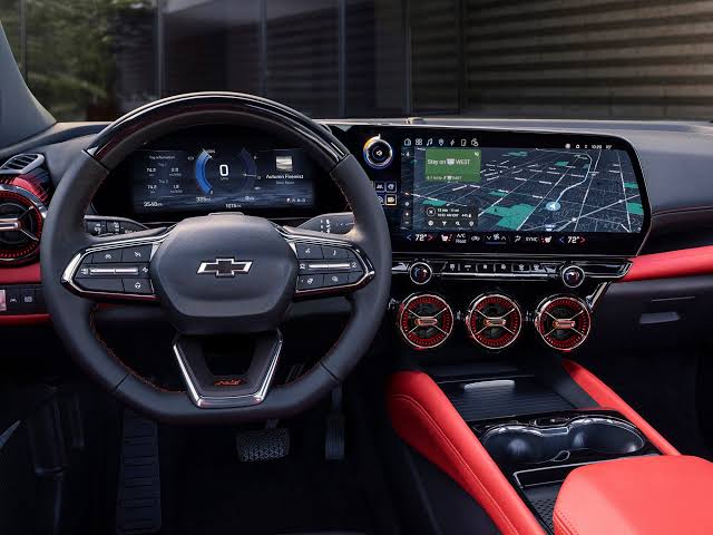 CarPlay đang mất chỗ trong ô tô nhưng Cadillac lại chọn giữ