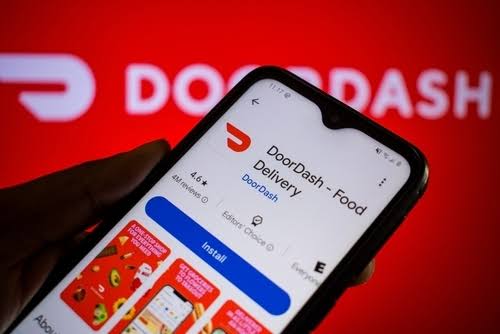 Thương vụ DoorDash và Instacart có thể thay đổi cách siêu thị bán hàng trực tuyến