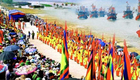 Lạc vào mùa trăng phương Nam, tour du lịch Ok Om Bok đưa bạn đến thế giới rực sáng của người Khmer