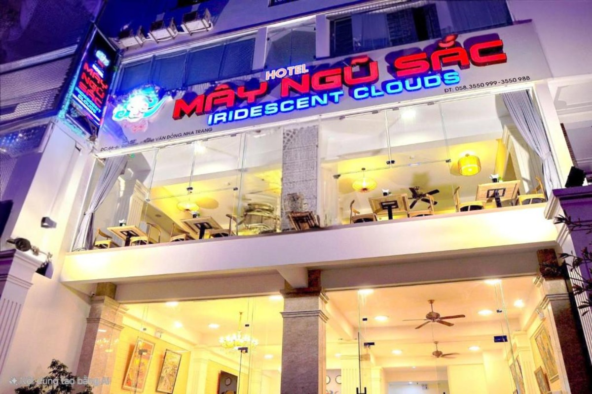 Iridescent Clouds Hotel,, Review chi tiết May Ngũ Sắc Iridescent Clouds Hotel, Đẹp đến mức không muốn checkout