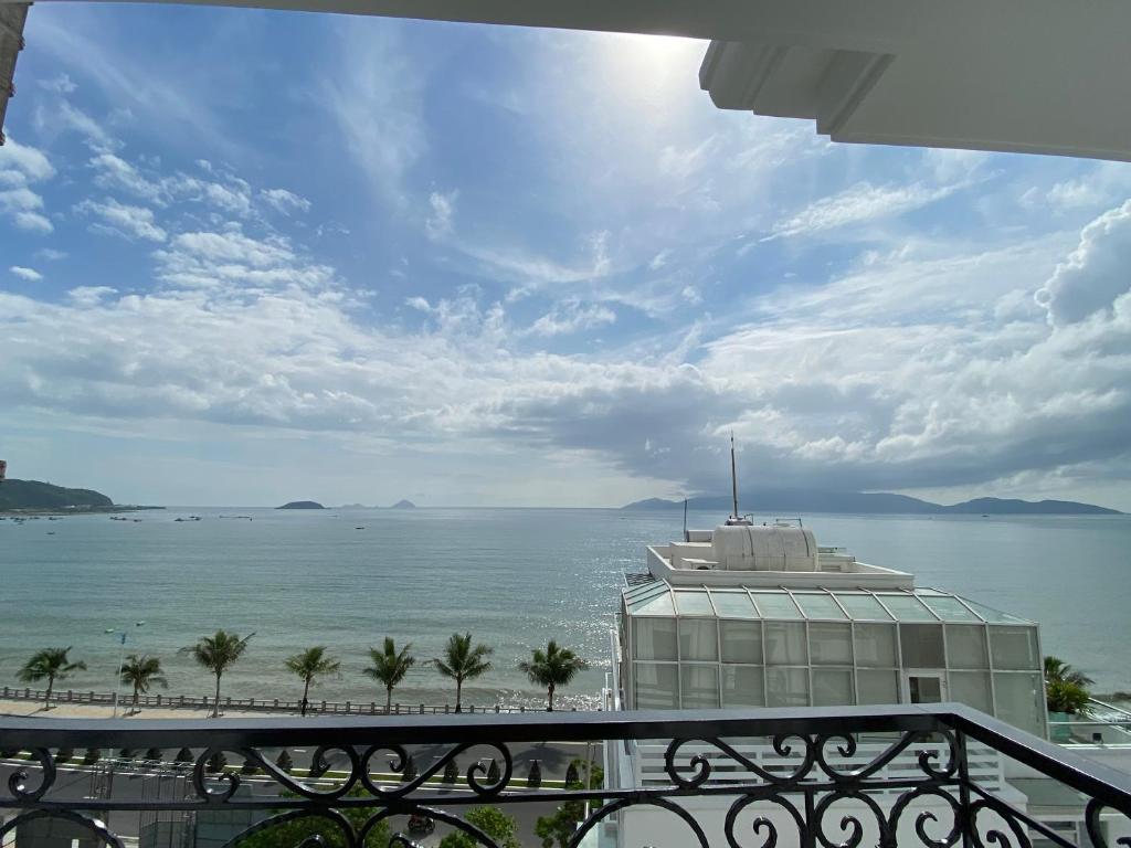 Căn Hộ Nghỉ Dưỡng Sát Biển Nha Trang, DGV Tower - Suri House Với View Biển Ba Làng Tuyệt Đẹp