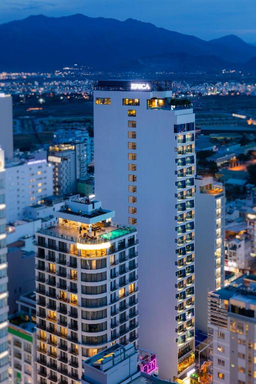 Khách Sạn Phong Cách Nha Trang Trung Tâm: Erica Hotel - Nghỉ Dưỡng Độc Đáo Giữa Phố Biển