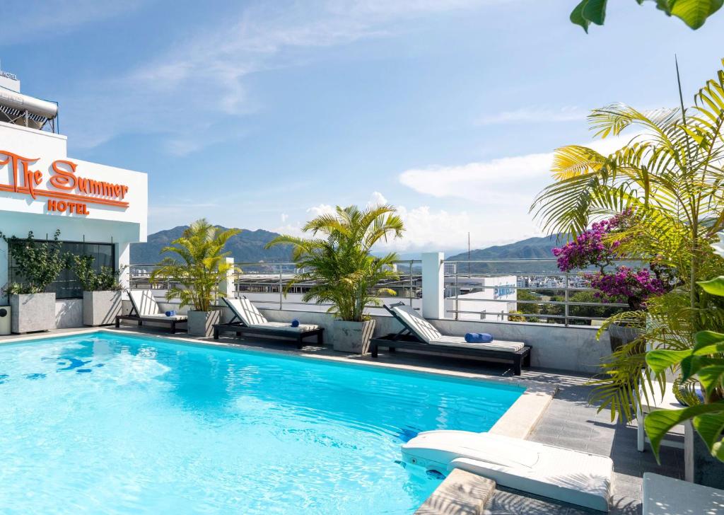 Summer Hotel Nha Trang là điểm lưu trú thuận tiện giúp bạn dễ dàng khám phá các điểm du lịch nổi tiếng