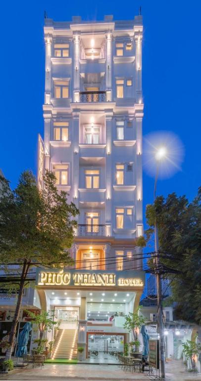 Phuc Thanh Luxury Hotel, khách sạn nghỉ dưỡng giá rẻ ngay trung tâm thành phố biển Đà Nẵng