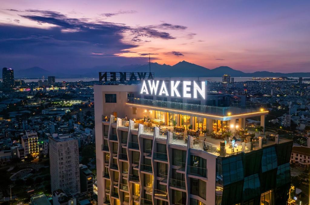 Awaken Da Nang Hotel, khách sạn sang trọng với phòng nghỉ view biển tuyệt mỹ