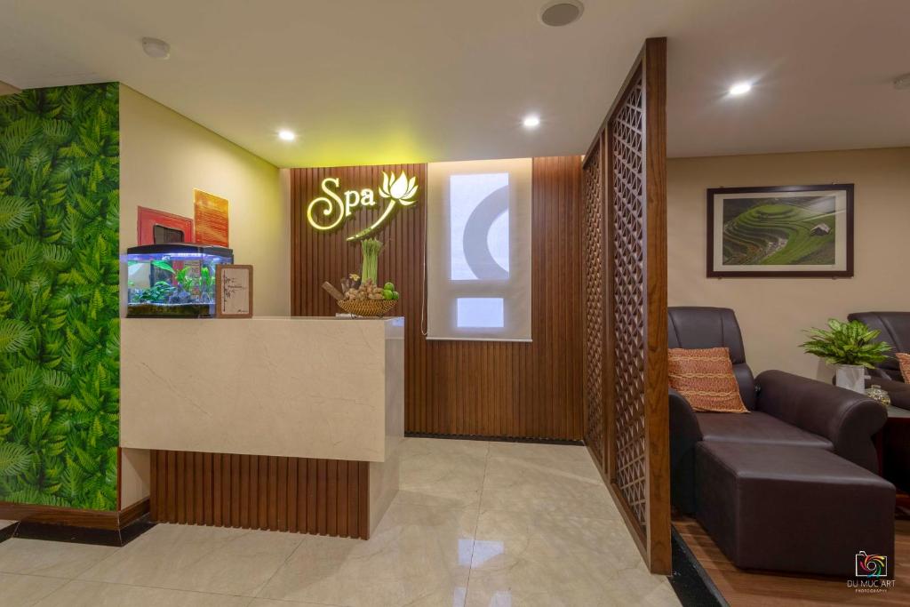 Pavilion Hotel Đà Nẵng, khách sạn sang trọng gần Cầu Tình Yêu và Bảo tàng Chăm