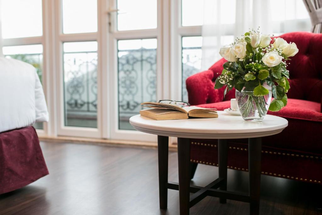 Flora Centre Hotel & Spa, Khách Sạn Sạch Nhất Phố Cổ Hà Nội, Không Gian Xanh Mát Trong Tim