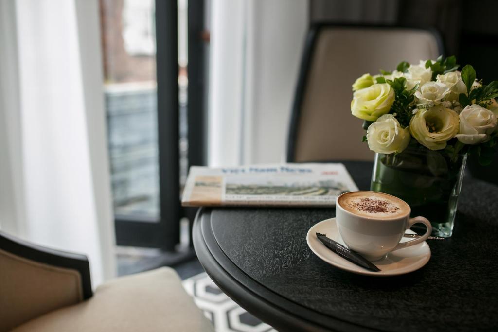 La Sinfonía Citadel Hà Nội, Khách Sạn Sang Trọng Nhìn Thấy Nhà Thờ Lớn Từ Giường, Nghe Jazz Từ Gối