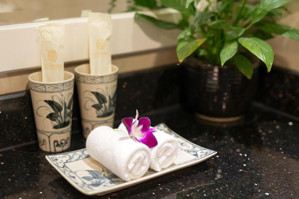 Tại Sao La Nueva Boutique Hotel Là Căn Apartment Paris Đẹp Nhất Gần Hồ Gươm?