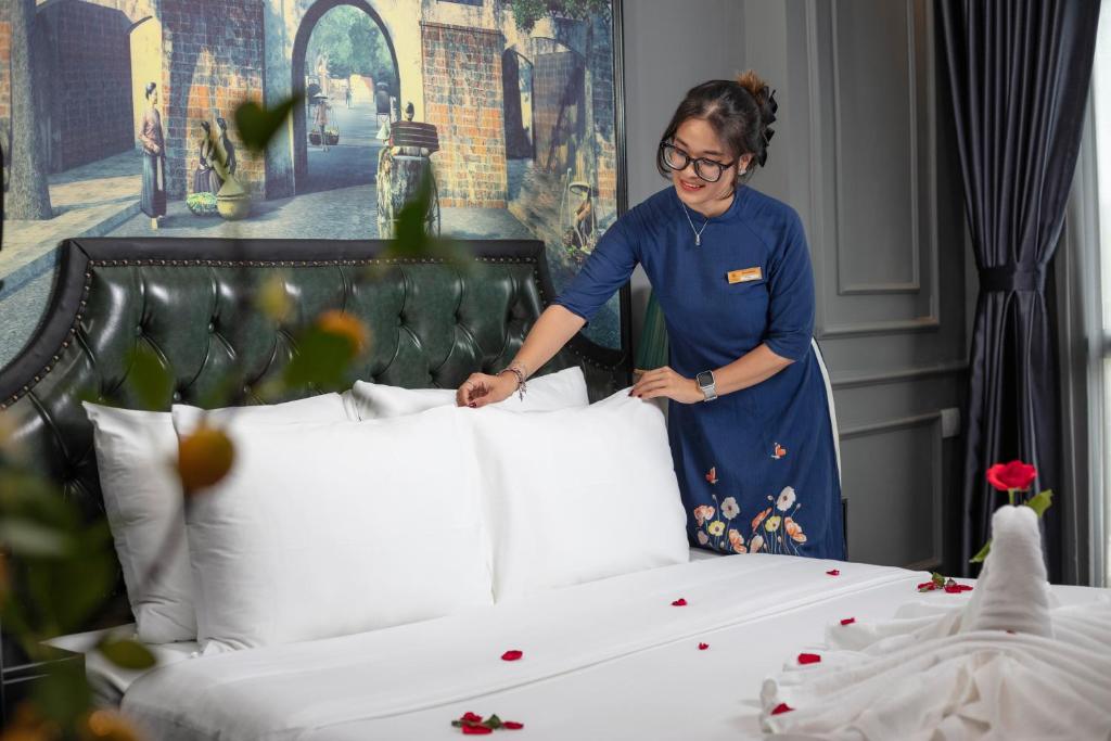 Top Khách Sạn Hà Nội Đi Xe Hơi: Hanoi View – Đỗ Xe Miễn Phí Và Sân Hiên View Nhà Hát Lớn Ánh Đèn Rực Rỡ