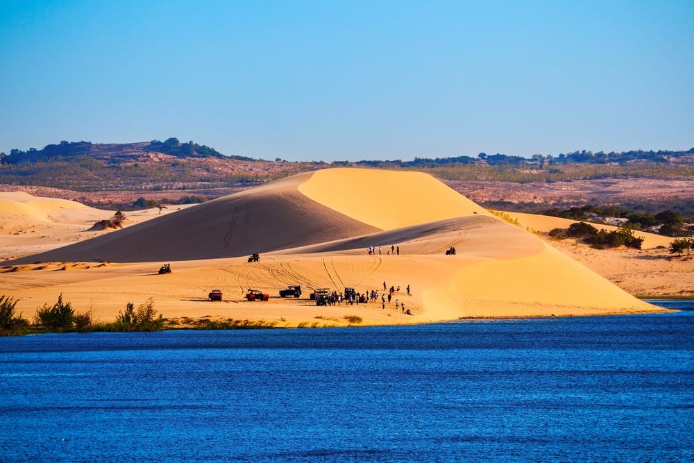 Tour Mũi Né Phan Thiết Tết Dương Lịch 3N2Đ, Jeep Tour Đồi Cát Vàng - Hòn Rơm Yên Bình - Biển Xanh Lung Linh