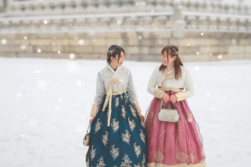 Tour Hàn Quốc Mùa Đông 5N4Đ, Từ Nami Island Cổ Tích Tuyết Đến Trượt Tuyết - Hái Dâu - Lotte World Adventure - Thư Viện Sách Khổng Lồ